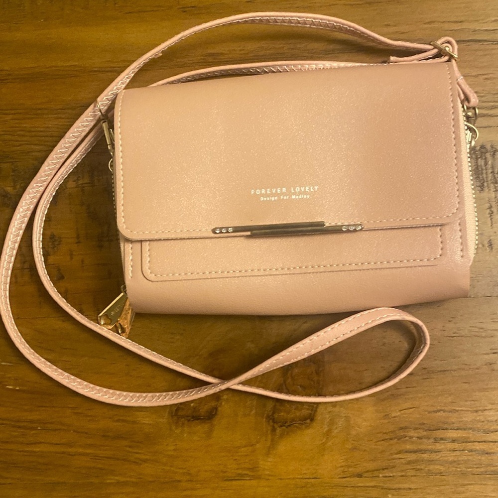 Forever Lovely Design For Madley Pink Faux Leather Purse New Cross Body NWOT